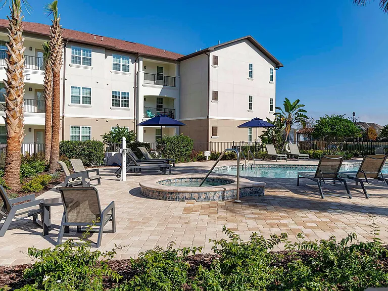 Tuscan Reserve Apartments — Photo 8