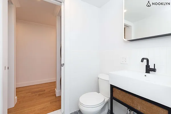 Rented by Nooklyn NYC LLC | media 59