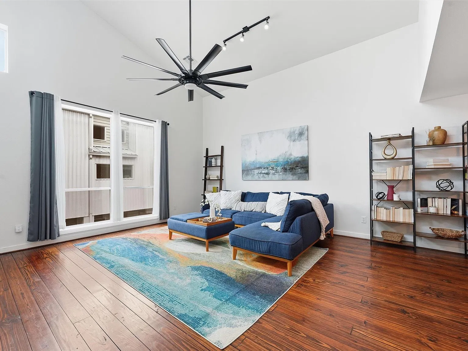 2 bed, 2.0 bath, 1938 sqft, $2,200 — Photo 4