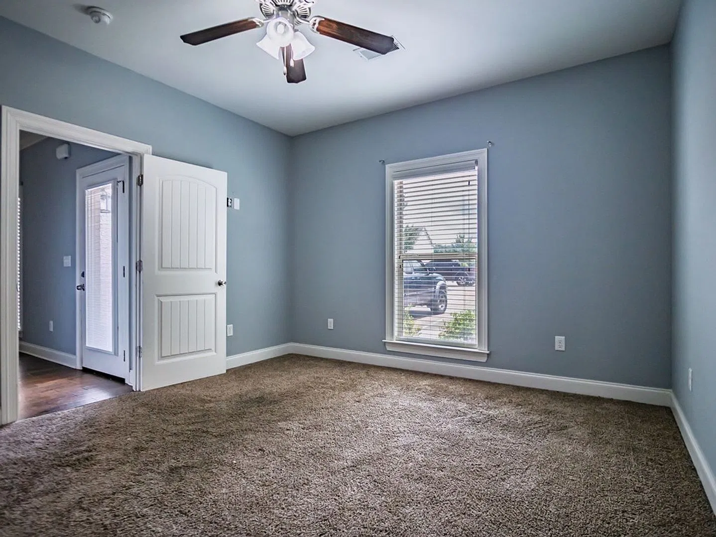4BR/4.5BA For Rent — Photo 4