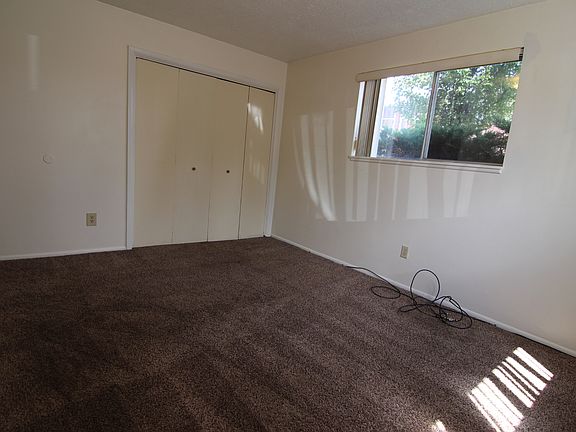 4th image of 2130 S Saint Clair Ave