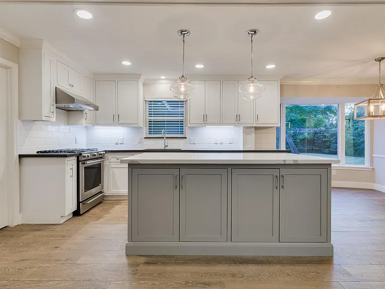 15203 Camelback Ct — Photo 3