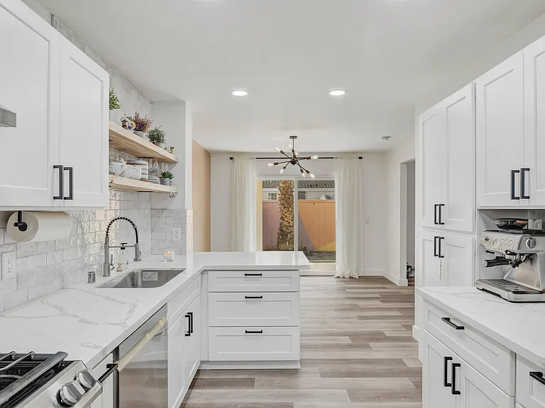 7987 Dorinda Ave — Photo 22