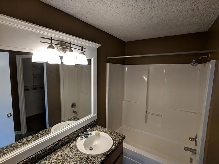 101 Vistawood Ct — Photo 4