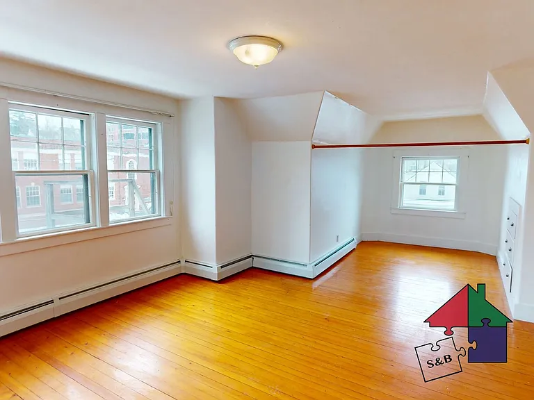 38 School St — Photo 1
