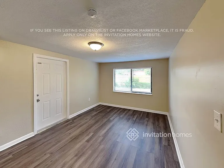 1633 NW 15th Pl — Photo 8