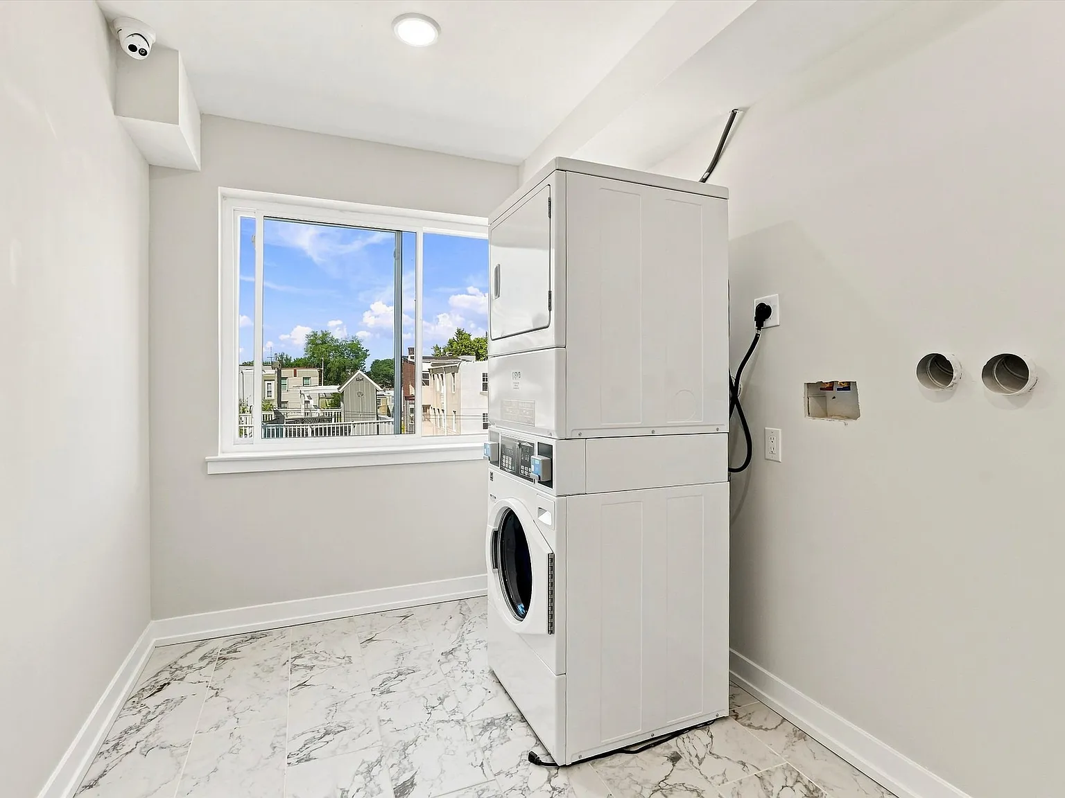 2 bed, $1,795 — Photo 4