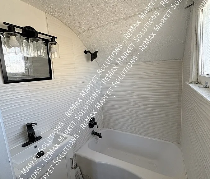 418 W 17th St #2 — Photo 14