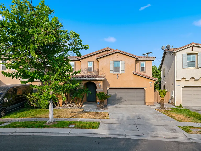 1728 Edmon Way — Photo 1