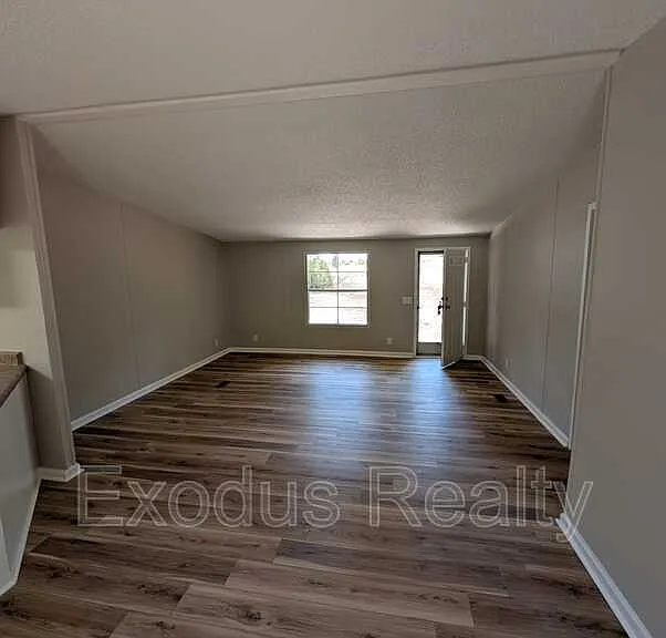 94 Sean Ln — Photo 4