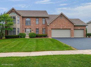 254 Westhaven Cir, Geneva, IL 60134