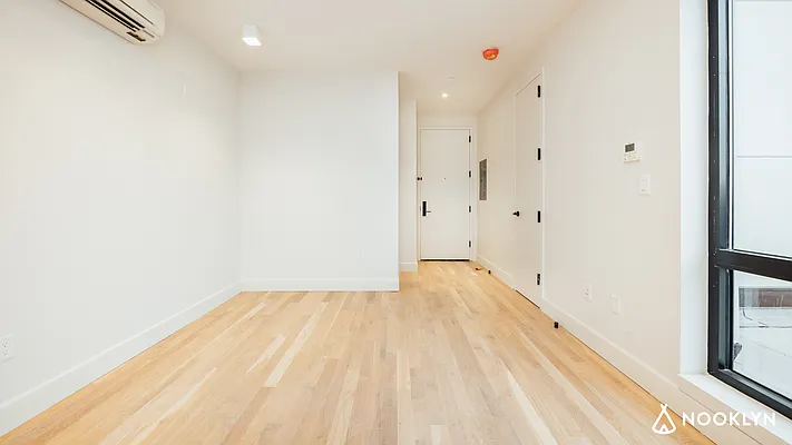Rented by Nooklyn NYC LLC | media 18
