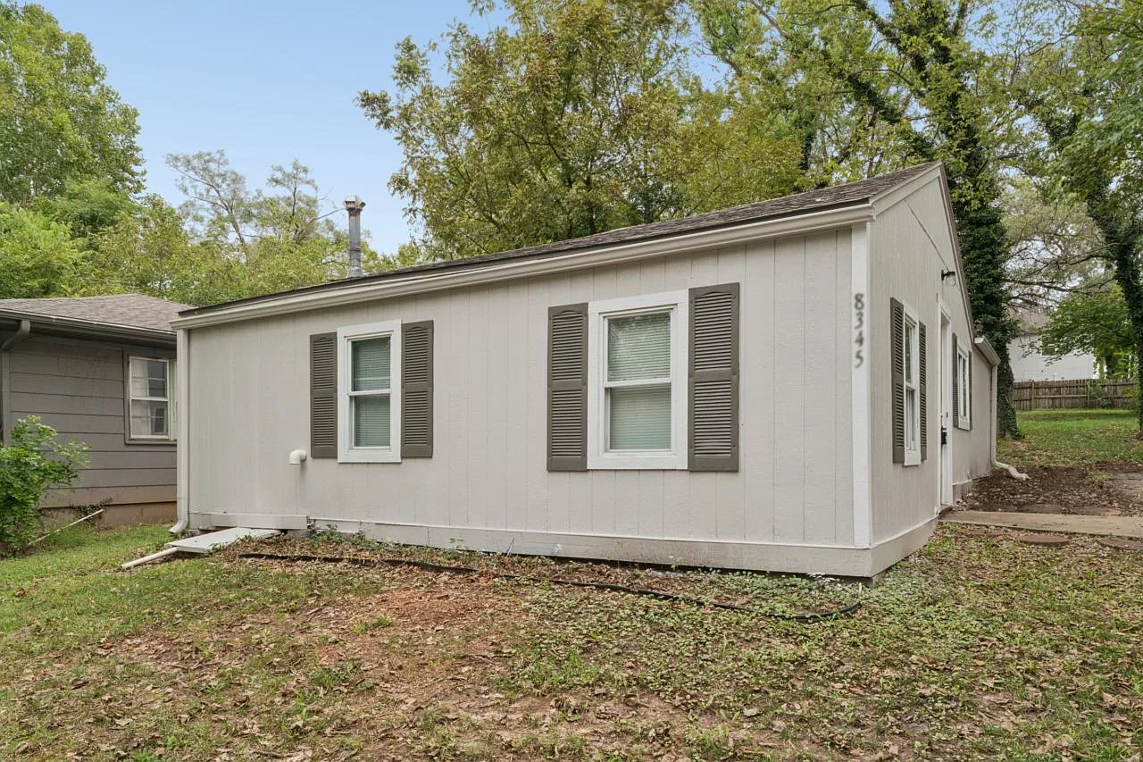 3 bed, 1.0 bath, 840 sqft, $1,450 — Photo 4