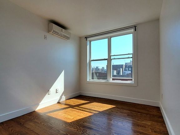 4th image of 499 Ocean Pkwy #52