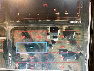 1st image of 2807 Moore Ave