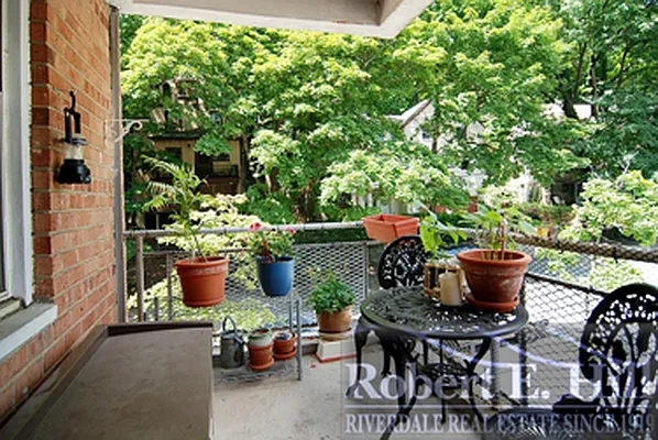 Sold by Robert E. Hill  | media 40
