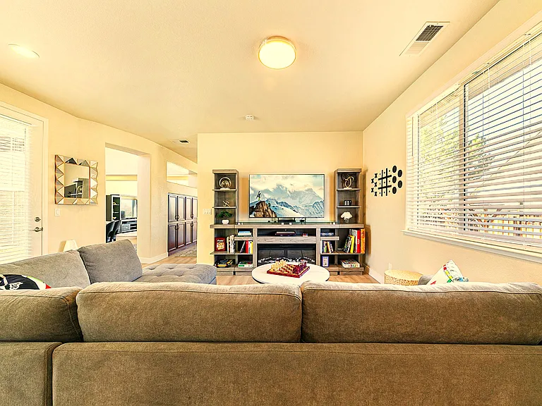3310 Ten Mile Dr — Photo 16