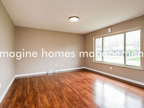 5th image of 396 Sterling Cir