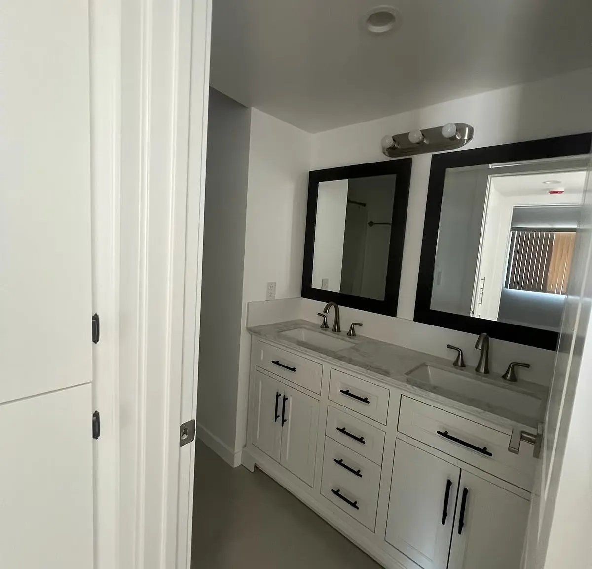 2 bed, 964 sqft, $2,790 — Photo 4