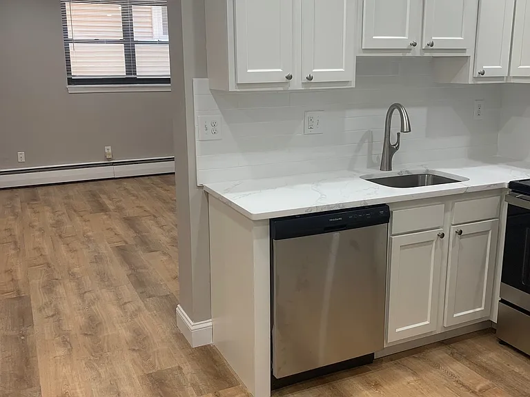 77 Mason Terrace — Photo 14