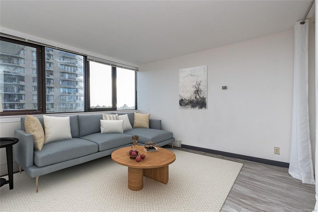647 Michigan St #1008, Victoria, BC - View 4