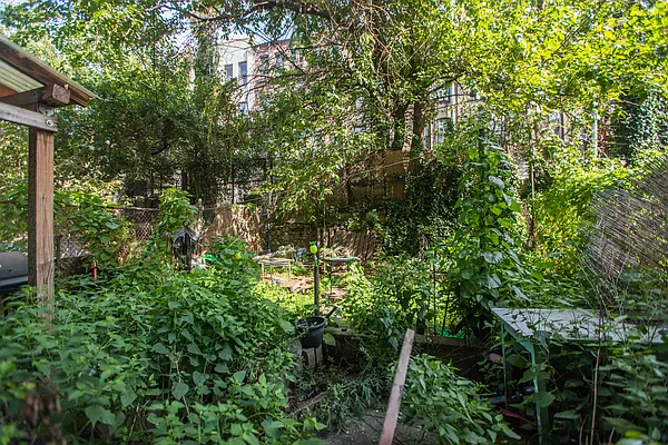 Rented by Commercial Capital Resources INC | media 45
