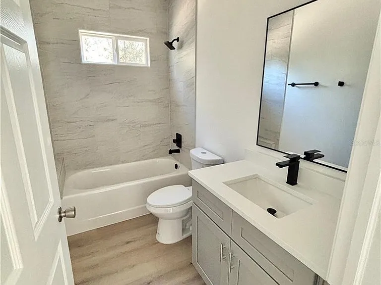 2349 W Oakland Ln — Photo 11