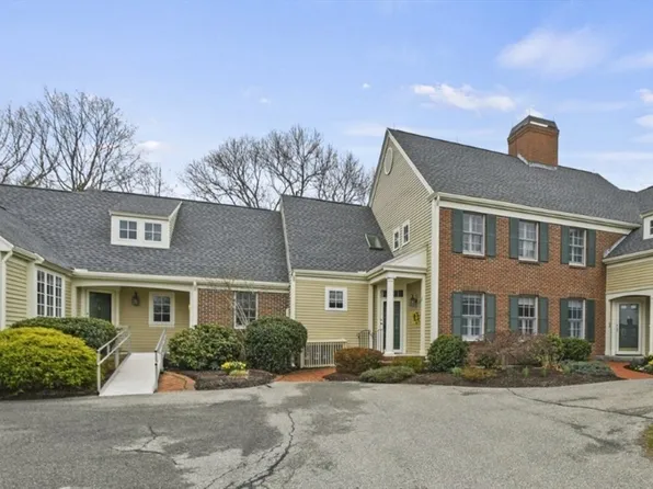 33 Great Hill Dr #33, Topsfield, MA 01983