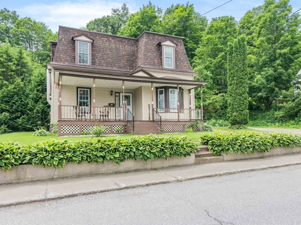 27 School Street, Richford, VT 05476