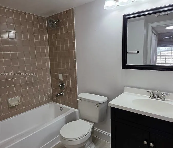 2880 N Oakland Forest Dr #214 — Photo 17