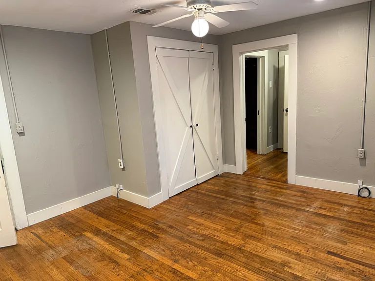 1204 Elm St — Photo 16