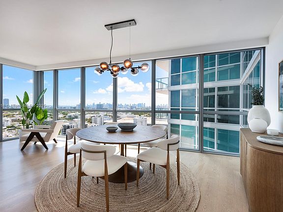 5th image of 101 20th St #3006