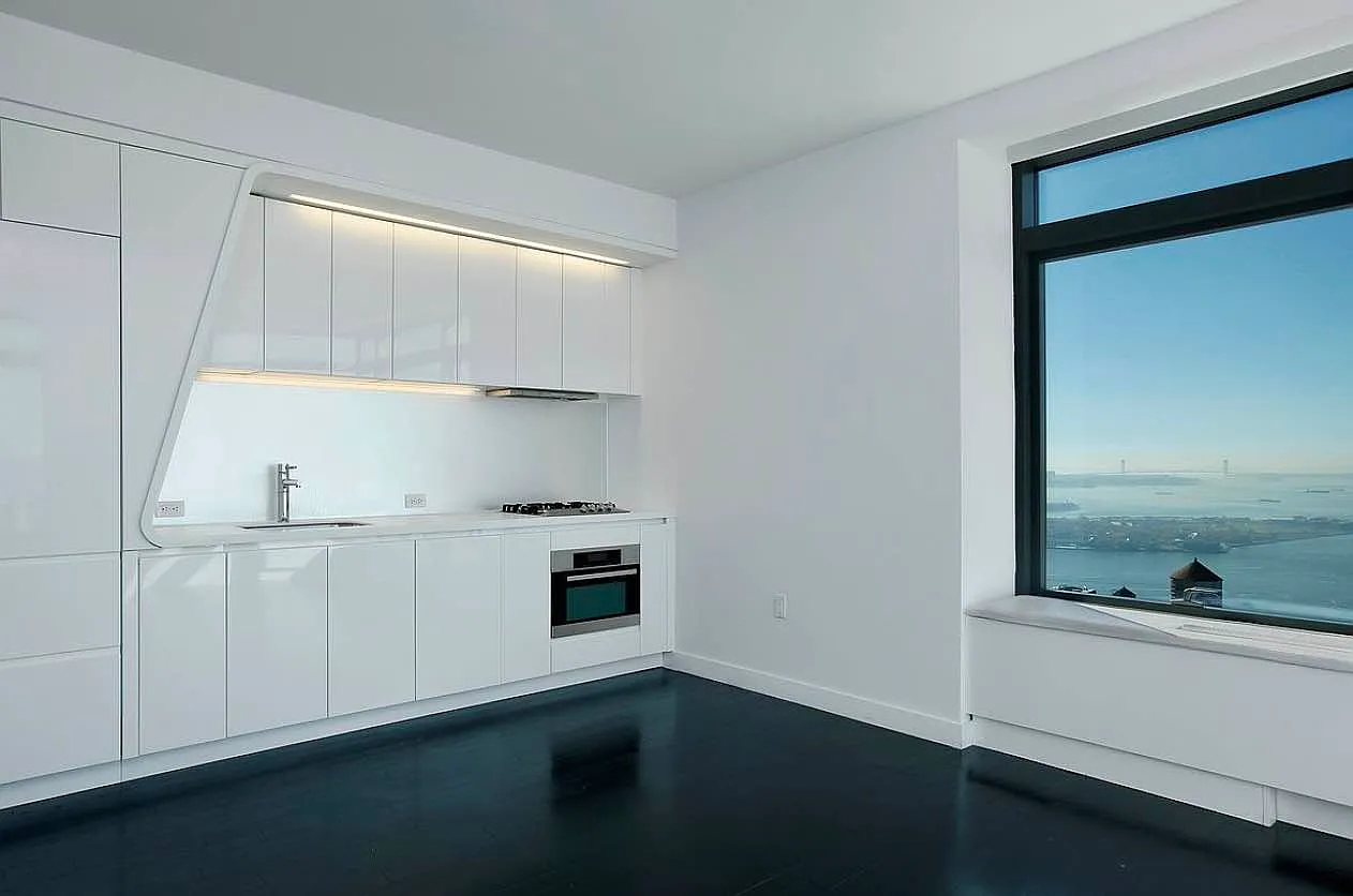 123 Washington Street — Photo 2