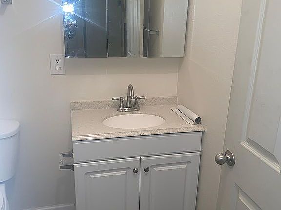 3rd image of 1558 E Main St APT 1