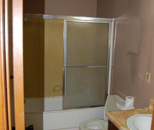 4th image of 710 Burlington Ave