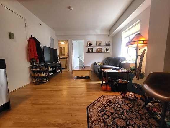 2nd image of 351 E 13th St Penthouse 2