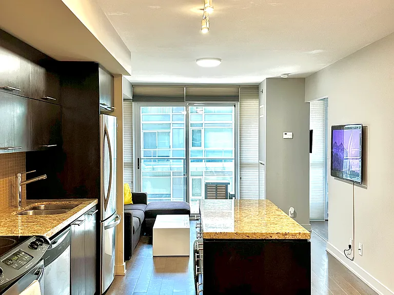 21 Nelson St #415 — Photo 4