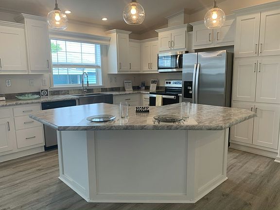 5th image of 202 Bimini Cay Cir