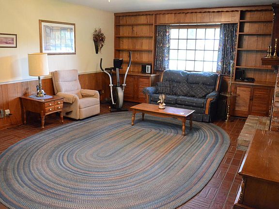 5th image of 9923 Silverwood Ln