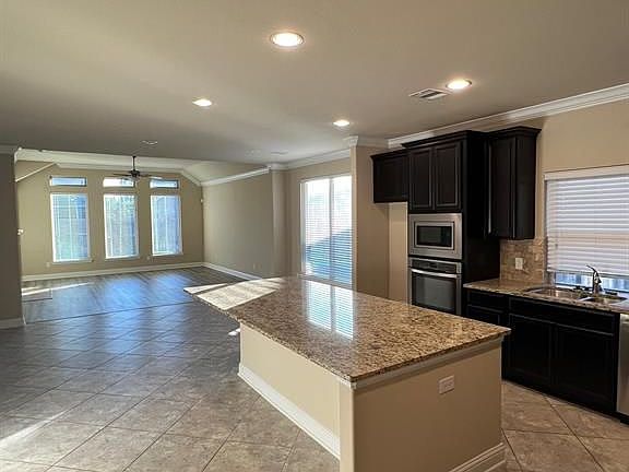 3rd image of 18615 Garlington Dr