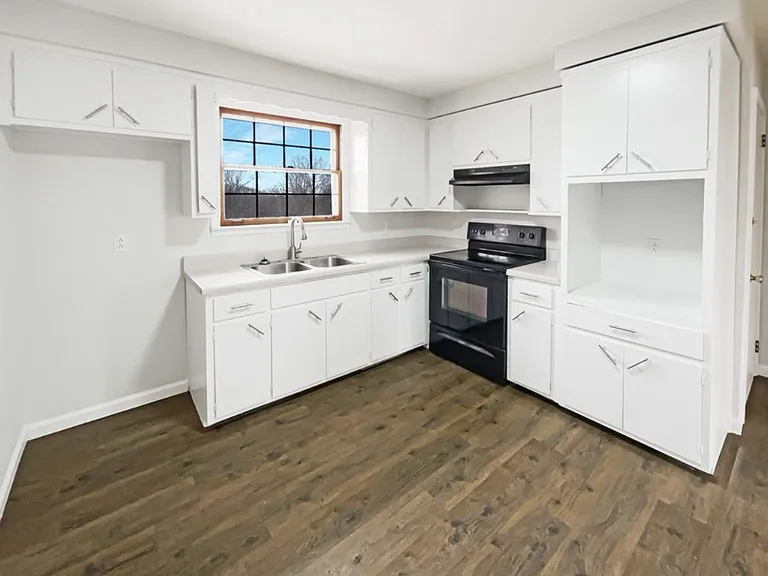1217 Commerce St — Photo 5