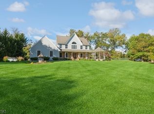 4 Rowlands Rd, Flemington, NJ 08822