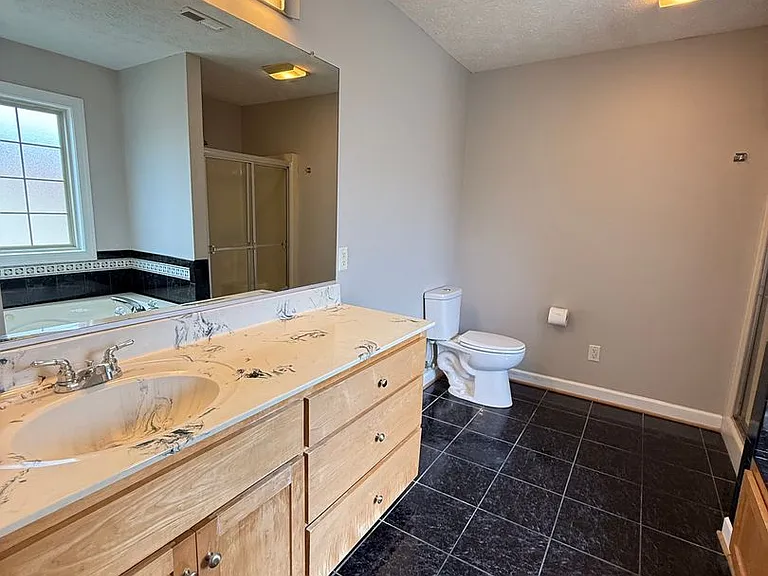 115 Sheldon Ct — Photo 21