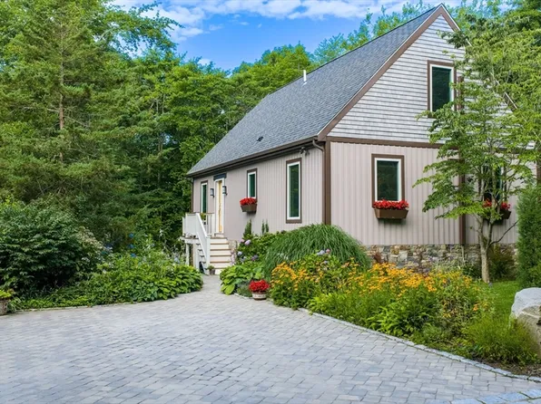 104 Fir St, Fairhaven, MA 02719