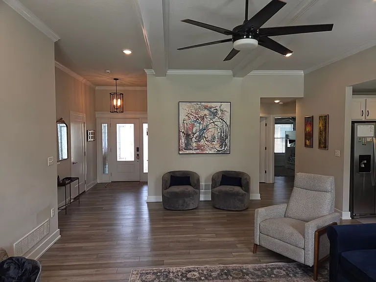 1512 Spring Mountain Dr — Photo 4