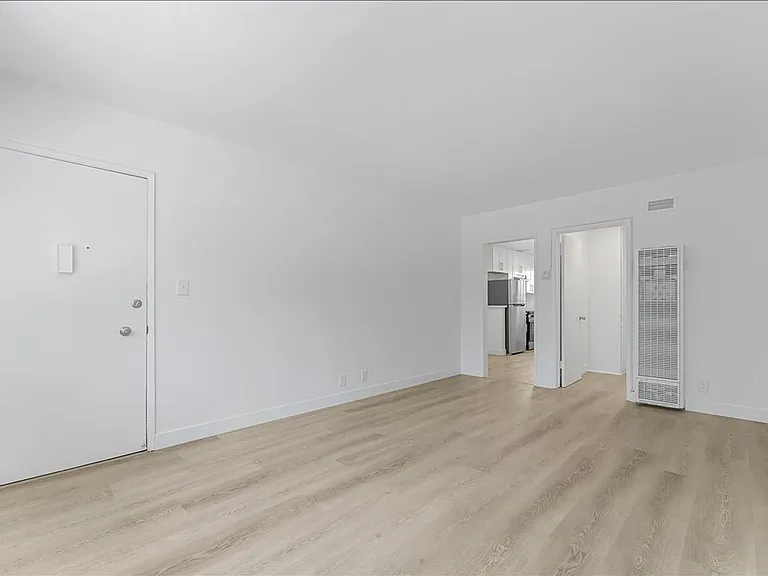 6060 Cadillac Ave #3 — Photo 2