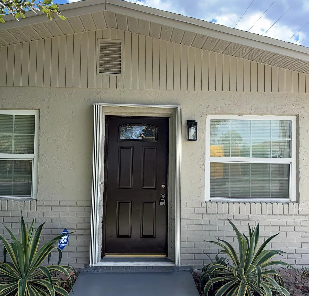 2 bed, 2.0 bath, 1320 sqft, $2,400 — Photo 2