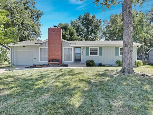 7247 Robinson St, Overland Park, KS 66204
