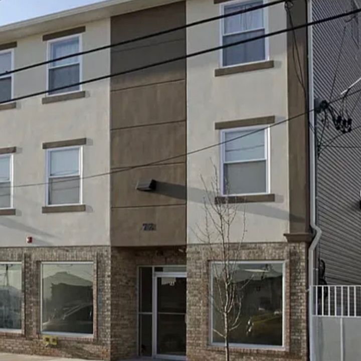 1st image of 70 Livingston St APT 1D