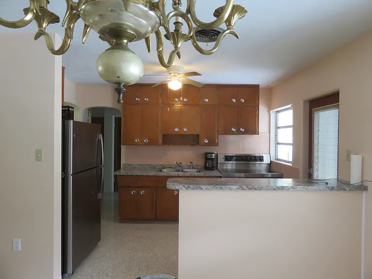 6056 Dartmouth Ave N — Photo 4